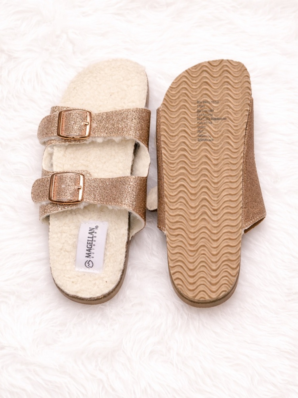 Magellan Outdoors Girls Gold Glitter Faux Fur Sandals Size 13 NWOT Cozy Slides - Picture 2 of 3